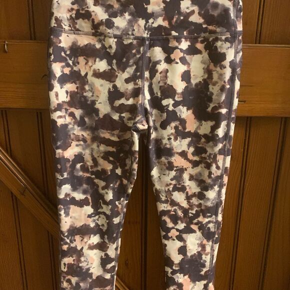 Marika Sport Purple Graphic Capri Yoga Pants Womens Size M - Picture 2 of 5